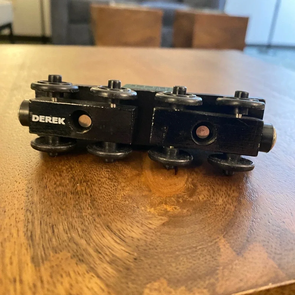Thomas & Friends Wooden Railway Derek Green Diesel Engine Train 2001 Vintage Toy